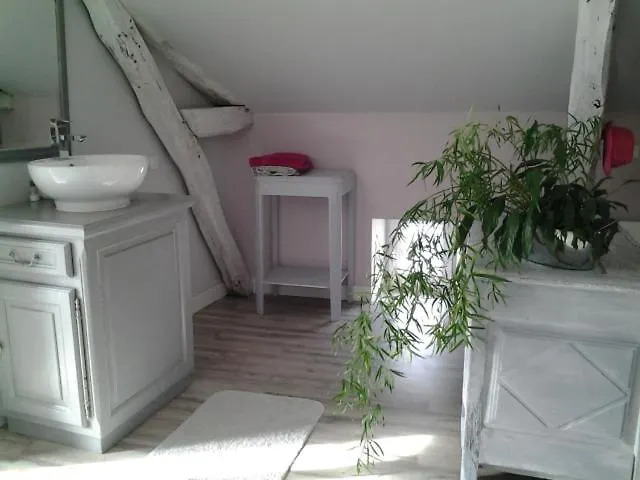 Bed and Breakfast Quai N5 Luzech 0*,  Francia